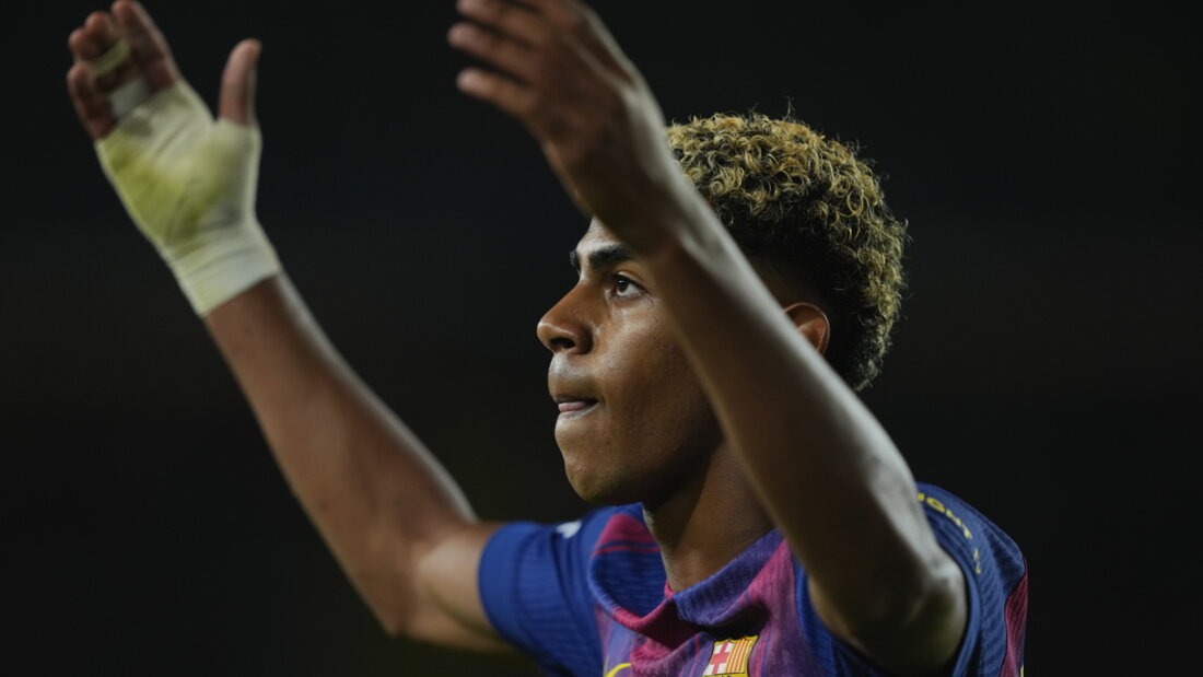 Kämpft schon länger mit Verletzungssorgen: Barcelonas Wunderkind Lamine Yamal 20251003174028375.jpg