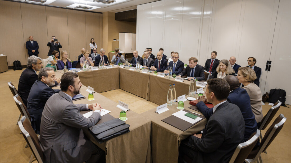 HANDOUT - Beim Treffen in Genf wird verhandelt. Foto: Thomas Trutschel/Photothek Media Lab/dpa - ACHTUNG: Nur zur redaktionellen Verwendung im Zusammenhang mit der aktuellen Berichterstattung und nur mit vollständiger Nennung des vorstehenden Credits 20250620203309781.jpg