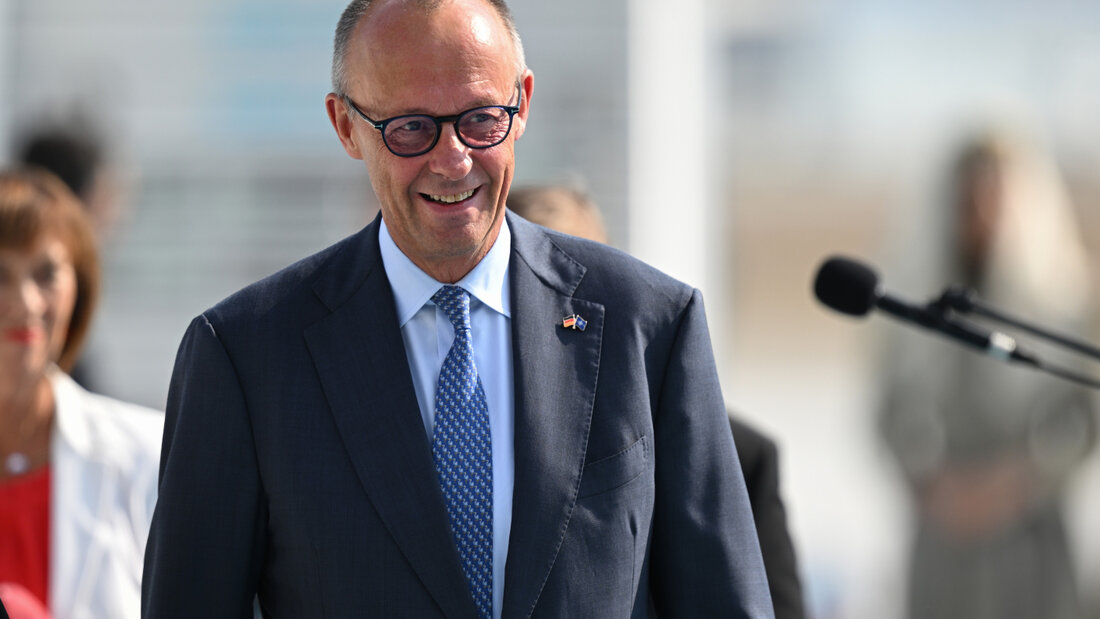 Bundeskanzler Friedrich Merz (CDU) trifft zum NATO-Gipfel in der türkischen Hauptstadt ein. Foto: Muhammed Abdullah Kurtar/Anadolu Pool via AP/dpa 20260707193313358.jpg