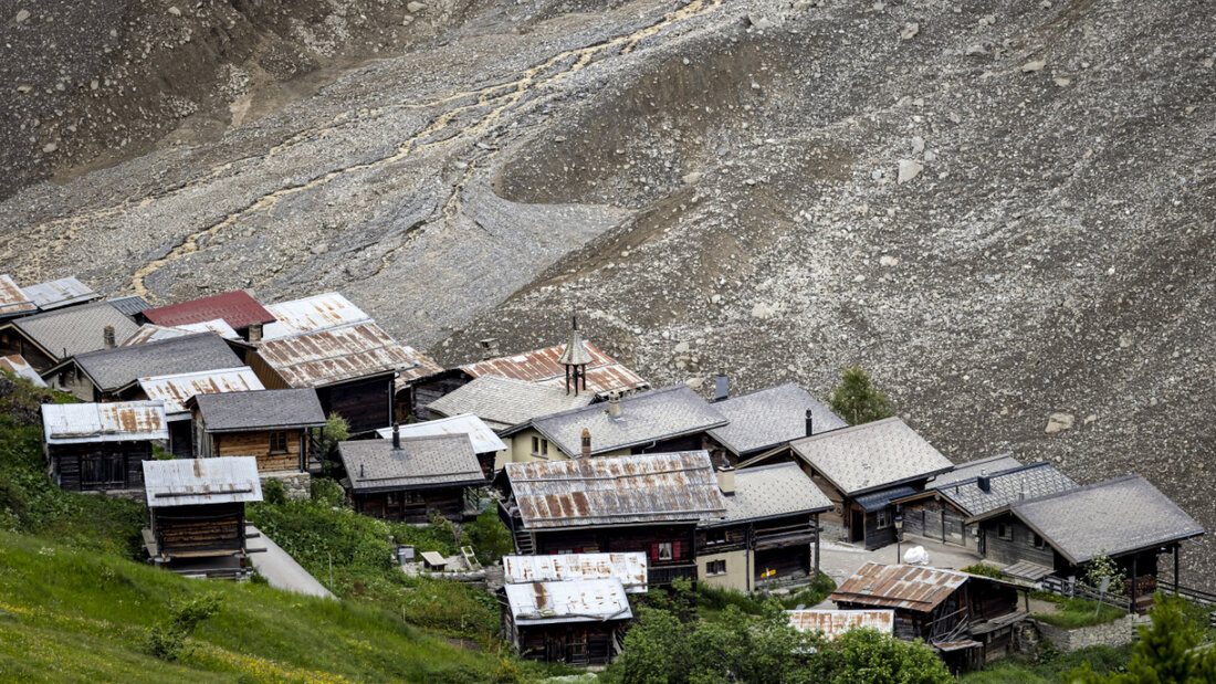 Der Weiler Weissenried oberhalb von Blatten VS auf der rechten Talseite wurde nur knapp von der Katastrophe verschont. (Archivbild) 20250820153605335.jpg