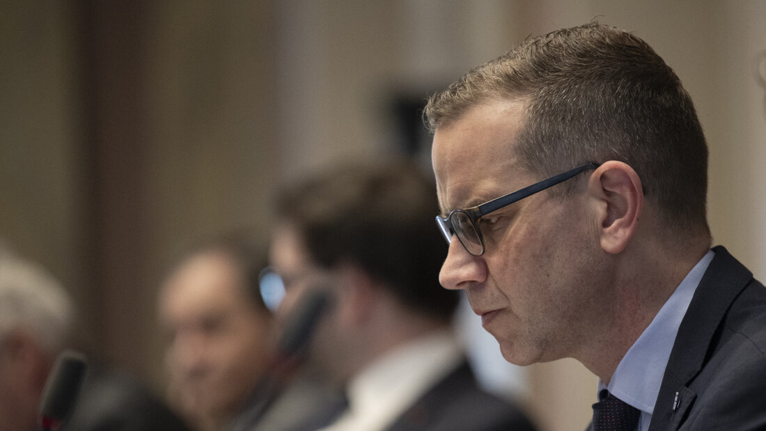 Der Glarner Finanzdirektor und Landammann Markus Heer rechnet fürs kommende Jahr mit einem Defizit im Kanton Glarus. (Archivbild) 20260930153617709.jpg