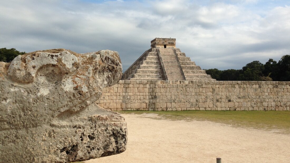 ARCHIV - 19.12.2014, Mexiko, Chichén Itzá: Die Pyramide des Kukulcán in Chichén Itzá im mexikanischen Bundesstaat Yucatán. Foto: Denis Düttmann/dpa 20261016073955459.jpg
