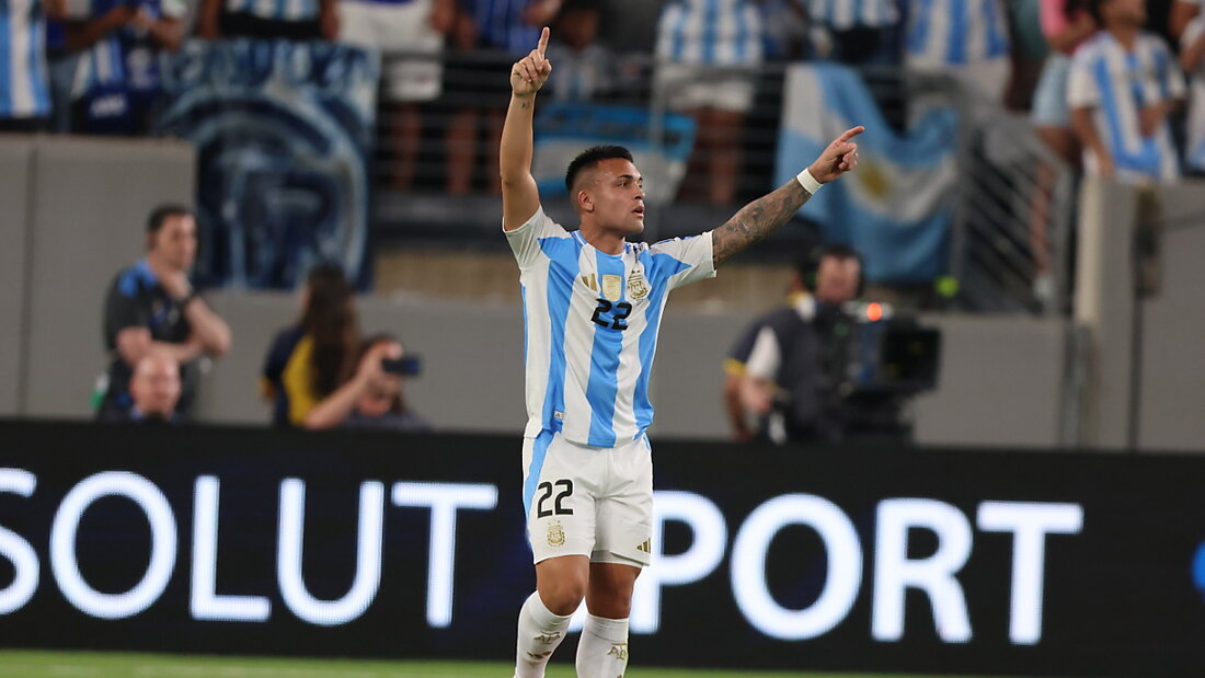 Argentiniens Stürmer Lautaro Martinez jubelt nach seinem Treffer zum 1:0-Sieg gegen Chile 20240626063627587.jpg