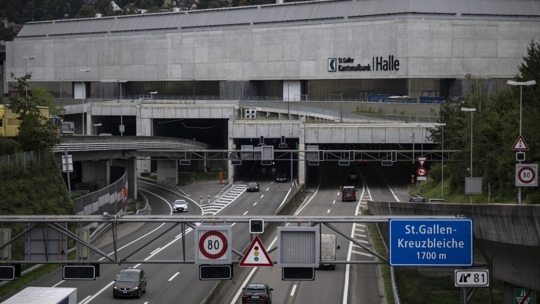 Der Bundesrat hat eine dritte Röhre durch den Rosenberg in die Vorlage "Verkehr 45", die bis im Oktober in der Vernehmlassung ist, aufgenommen. (Archivbild) 20260619153219038.jpg