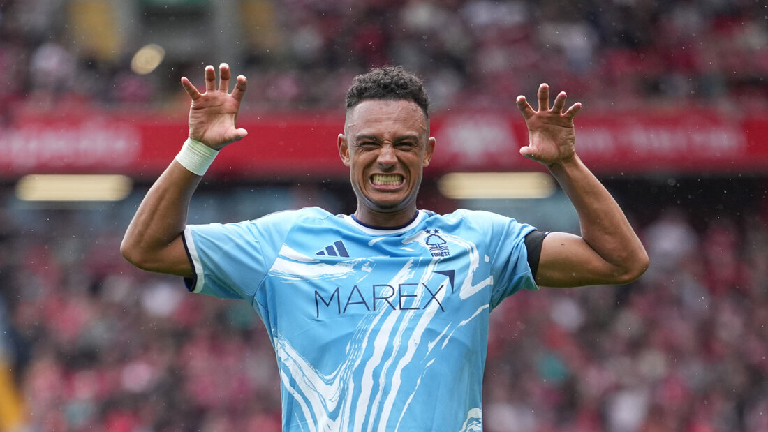 Dan Ndoye feiert das 1:0 von Nottingham an der Anfield Road auf übliche Weise 20260829154938037.jpg