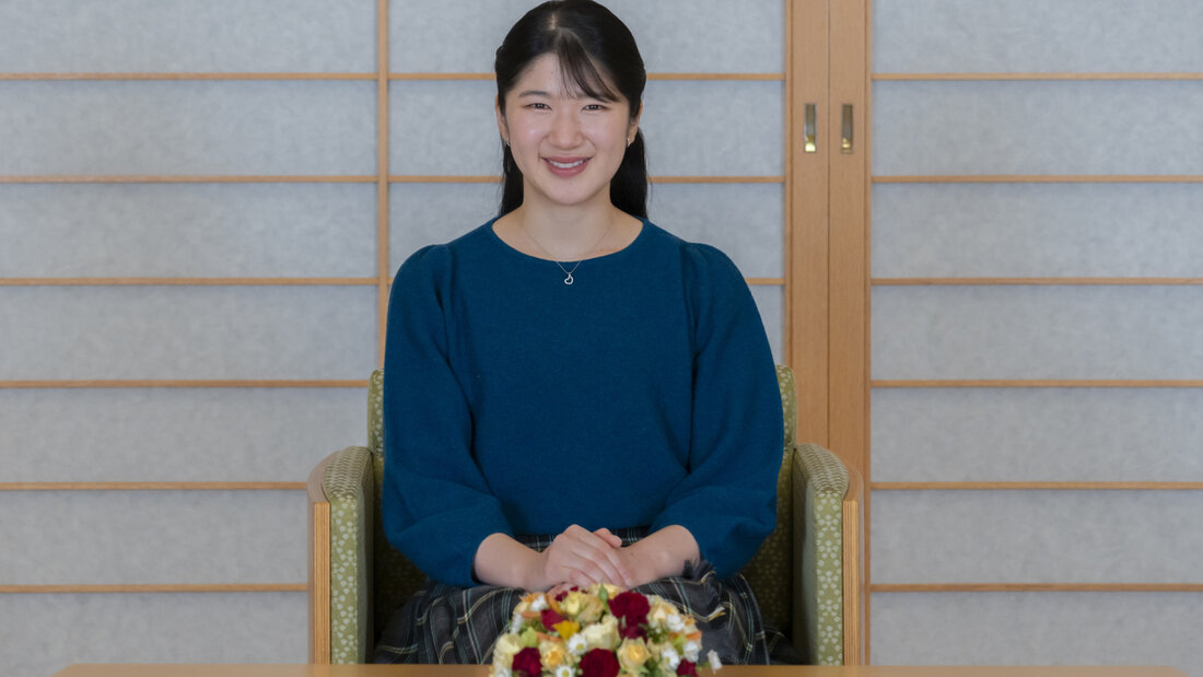 ARCHIV - Prinzessin Aiko, das einzige Kind von Kaiser Naruhito und Kaiserin Masako, posiert für ein Foto im Kaiserpalast, bevor sie an ihrem Geburtstag am 1. Dezember 23 Jahre alt wird. Foto: Uncredited/Imperial Household Agency/AP/dpa 20260717093329682.jpg