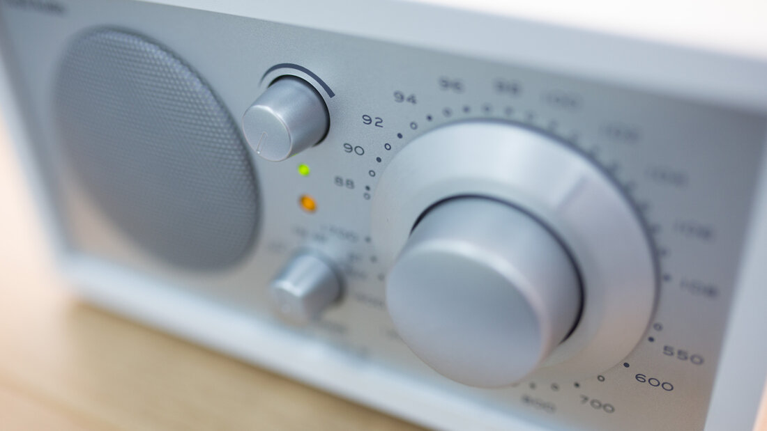 Das Bundesamt für Kommunikation wird die UKW-Konzessionen für die Verbreitung von Radio im Herbst 2026 erteilen. (Archivbild) 20260821112229095.jpg