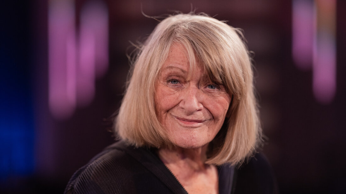 ARCHIV - Alice Schwarzer steht in den Studios des WDR nach der Talkshow «Kölner Treff». Foto: Rolf Vennenbernd/dpa 20261021081935600.jpg