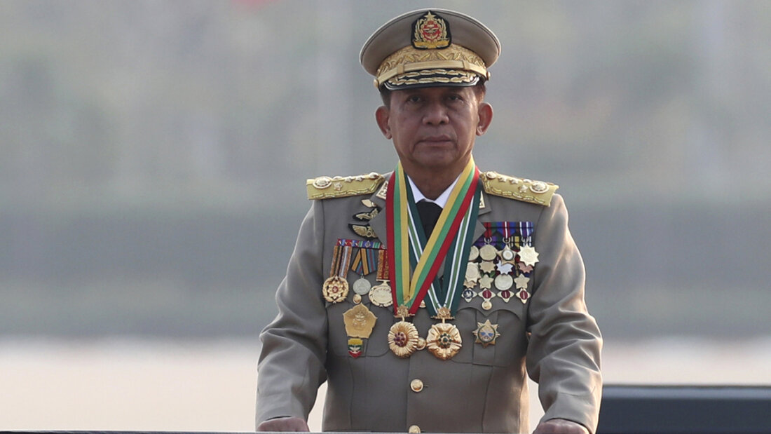 ARCHIV - General Min Aung Hlaing hat sein Amt als Oberbefehlshaber der Streitkräfte nach mehr als fünf Jahren niedergelegt. Foto: Aung Shine Oo/AP/dpa 20260330112801947.jpg