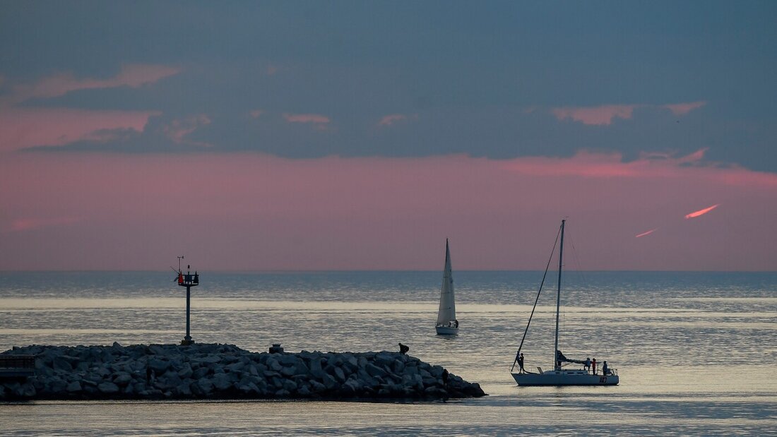 Segelboote auf dem Lake Ontario. Foto: Adrian Kraus/AP/dpa/Archivbild 20260830180235263.jpg
