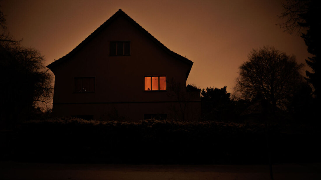 In Saas und Küblis GR führten die Schneefälle in der Nacht von Samstag auf Sonntag zu einem Stromunterbruch. (Symbolbild) 20260315100404058.jpg