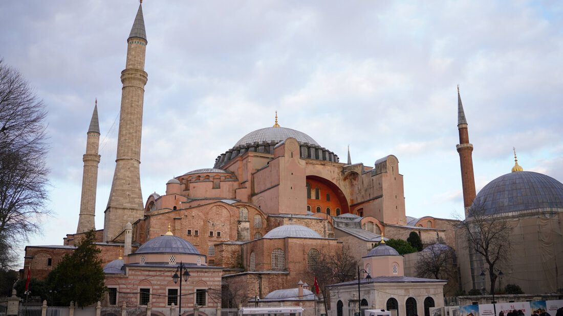 ARCHIV - Gesamtansicht der Hagia Sophia in Istanbul. Foto: Tunahan Turhan/SOPA Images via ZUMA Press Wire/dpa/Archivbild 20260716173347131.jpg
