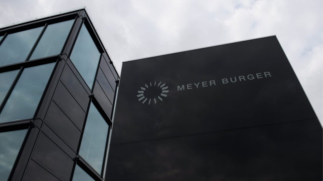 Der Solarzellen-Hersteller Meyer Burger produziert seit Anfang September nicht mehr an seinen Standorten in Sachsen und Sachsen-Anhalt. Die Suche nach Investoren war bislang erfolglos.(Archivbild) 20250902155639718.jpg